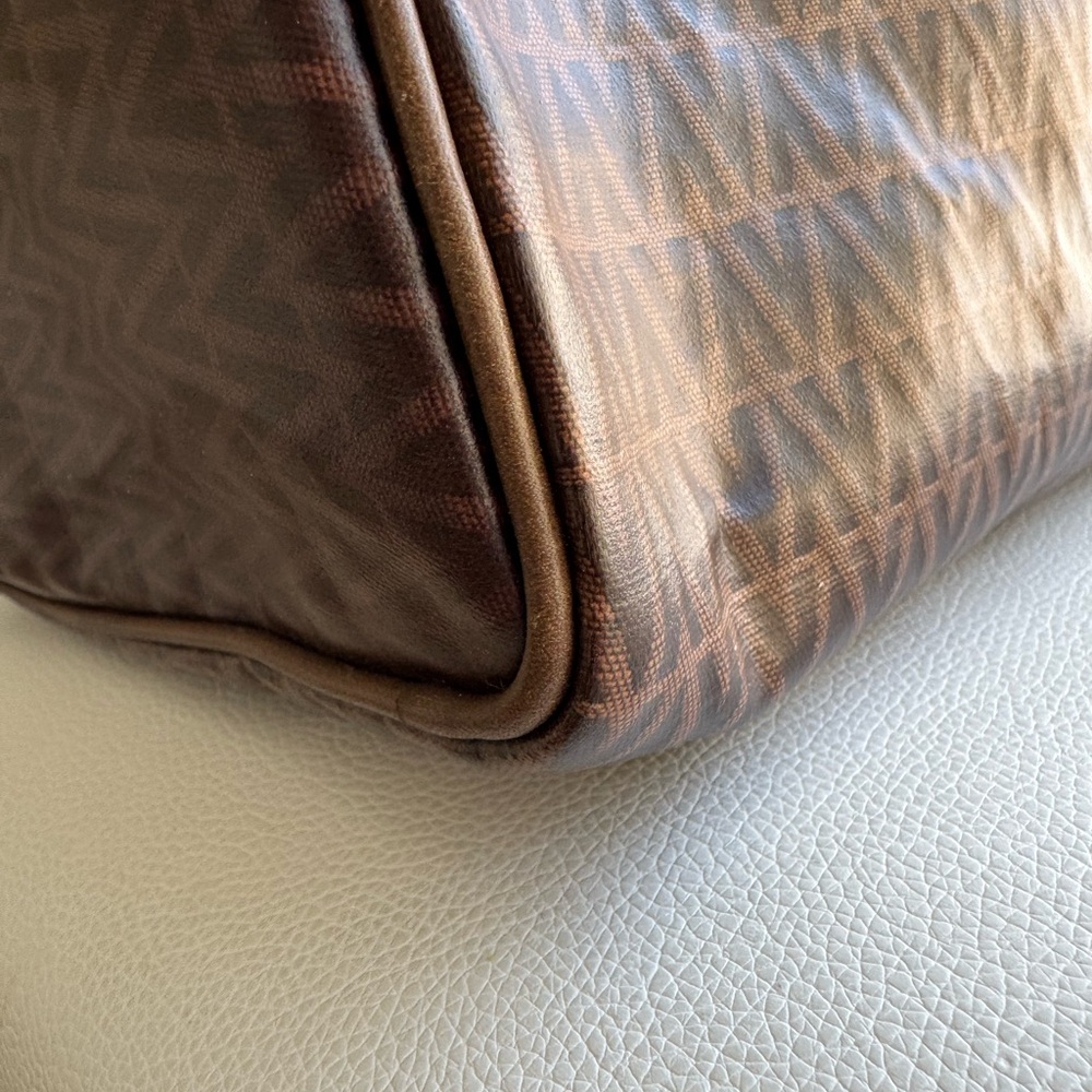 Authentic Mario Valentino Monogram Handbag Very Good Preloved Condition - Picture 8 of 14